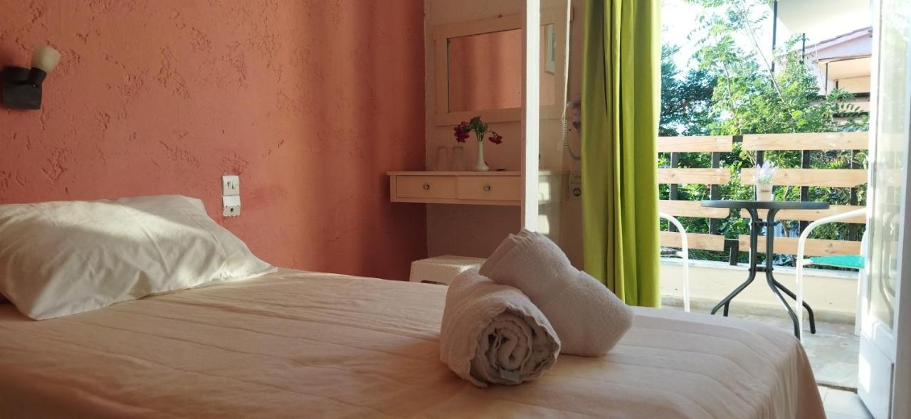 Cleo Rooms 250M From The Beach マリア エクステリア 写真
